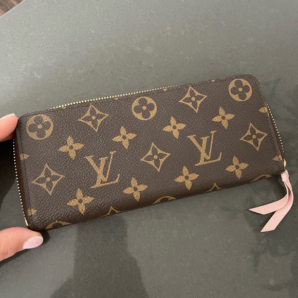 Clémence Louis Vuitton Wallet - Picture 5 of 5
